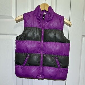Children's Place Girls Reversable Zip Up Purple and Gray Puffer Vest, Size M 7/8
